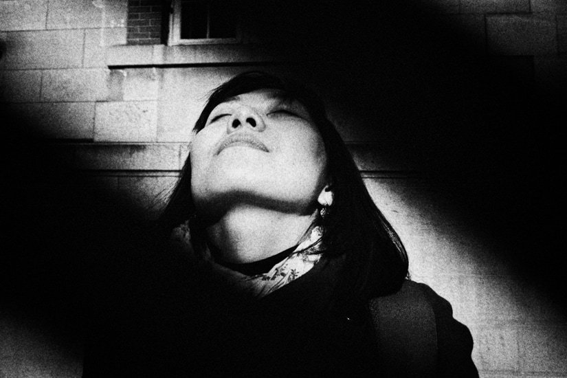 Portrait noir et blanc, visage anonyme